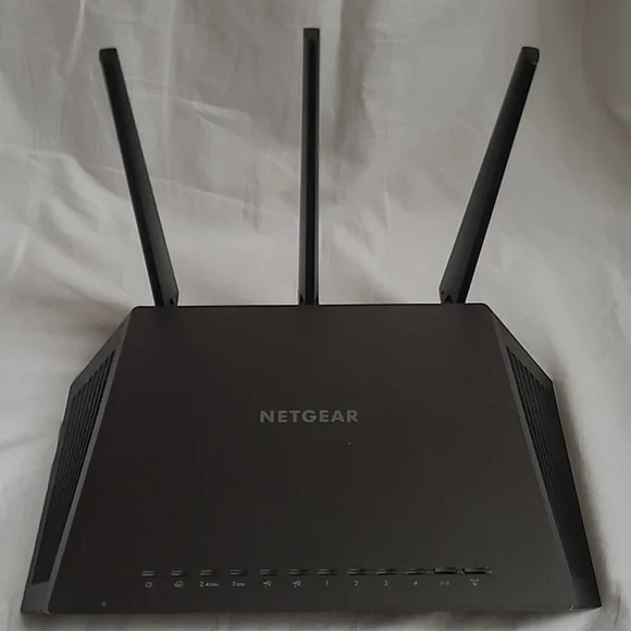 Netgear Nighthawk AC2300 Smart WiFi Router (Model #R7000P) - Picture 9 of 12